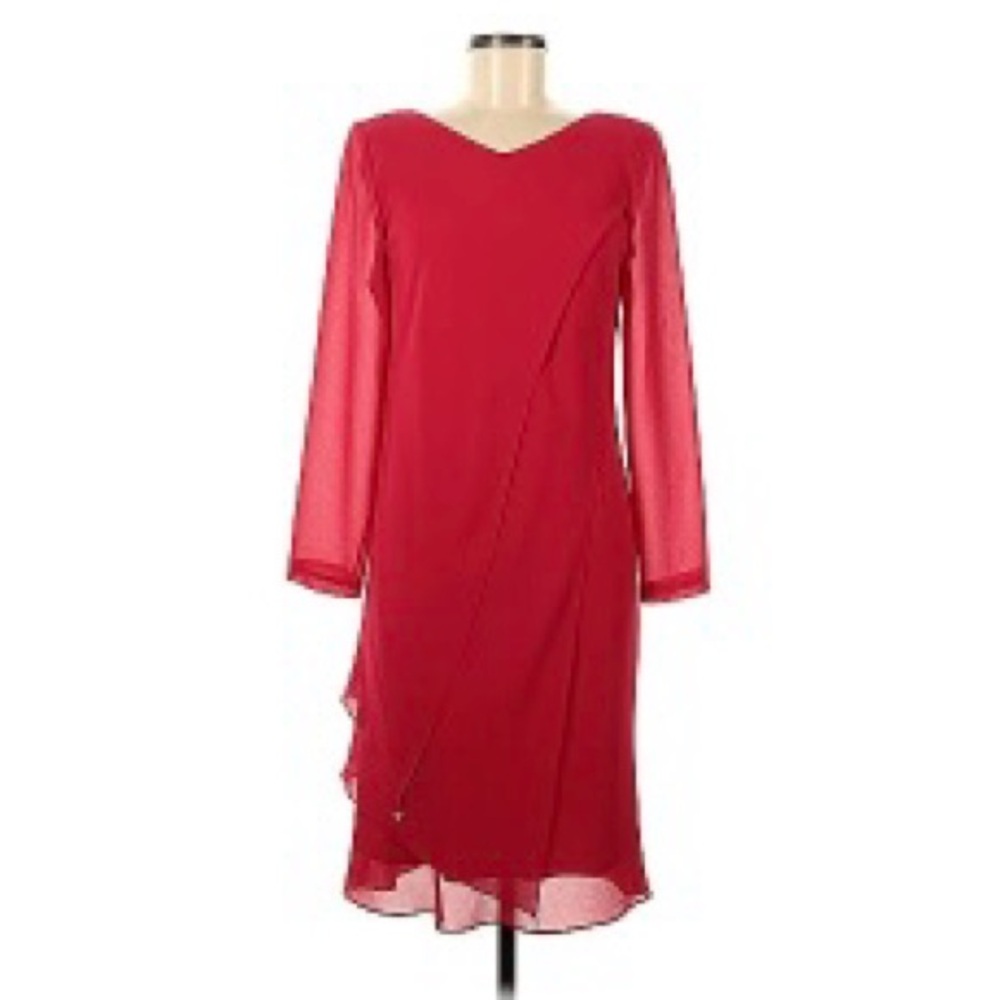 Chic Red Long Sleeve Dress with Elegant Silhouette